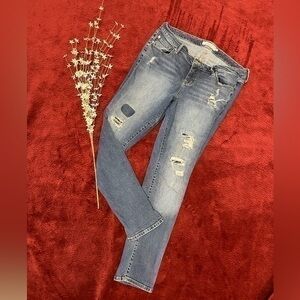 Torrid 💙 Patchwork Distressed Straight Leg Ripped Jeans, So Cute! 💙 Sz. 18T